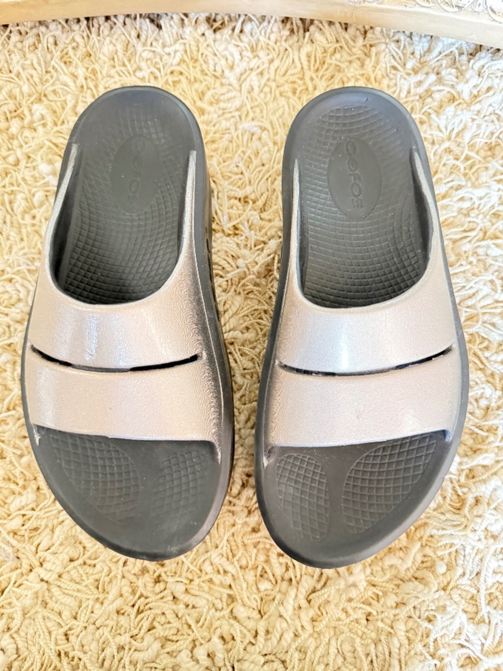 OOFOS OOahh Luxe Slide Sandals Womens Size 7 Latte Recovery Slip On